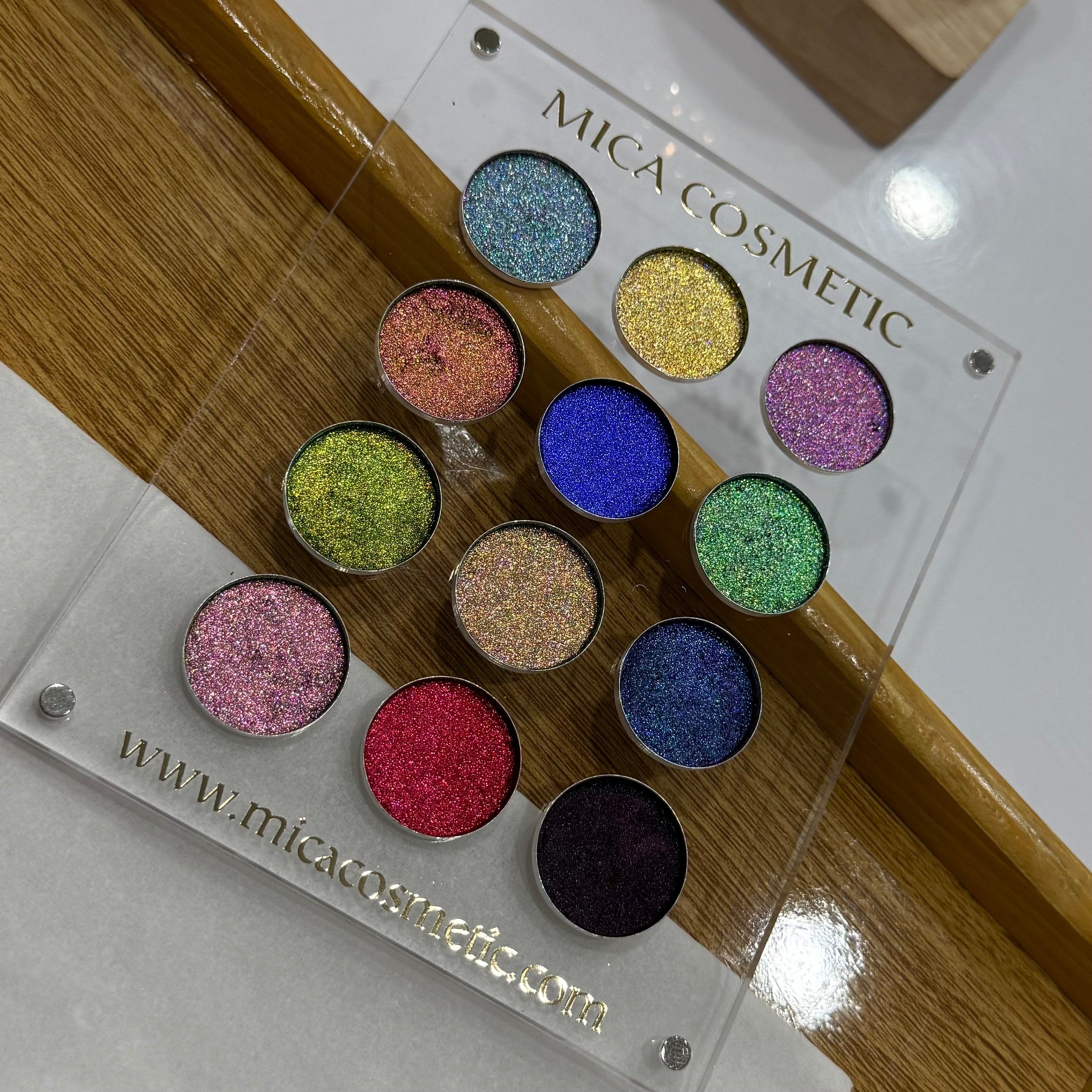 Multichrome 12 color Eyeshadow Palette