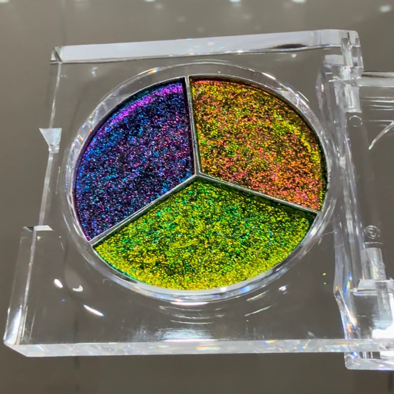 Multichrome pressed eyeshadow palette (1186)