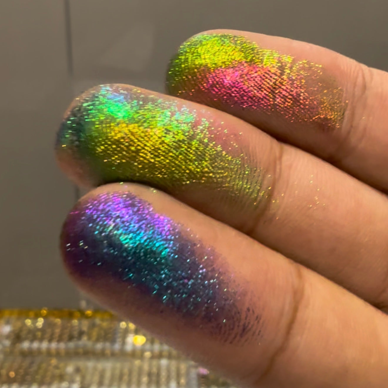 Multichrome pressed eyeshadow palette (1186)